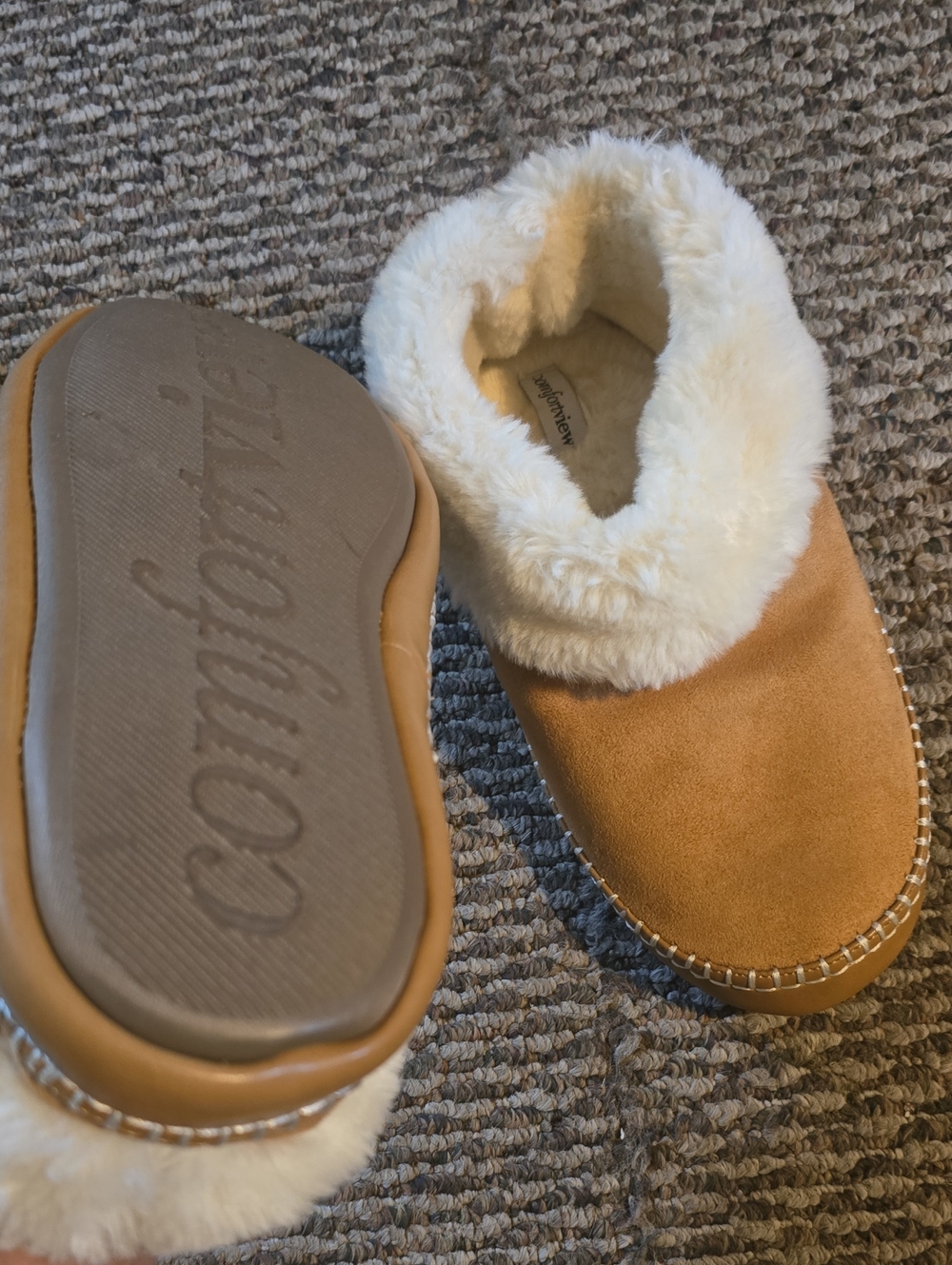 comfortview Men Tan Faux-Fur Lined Slip-On Slippers